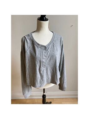 BP BNWOT women cropped stitch gray supersoft buttons sweater